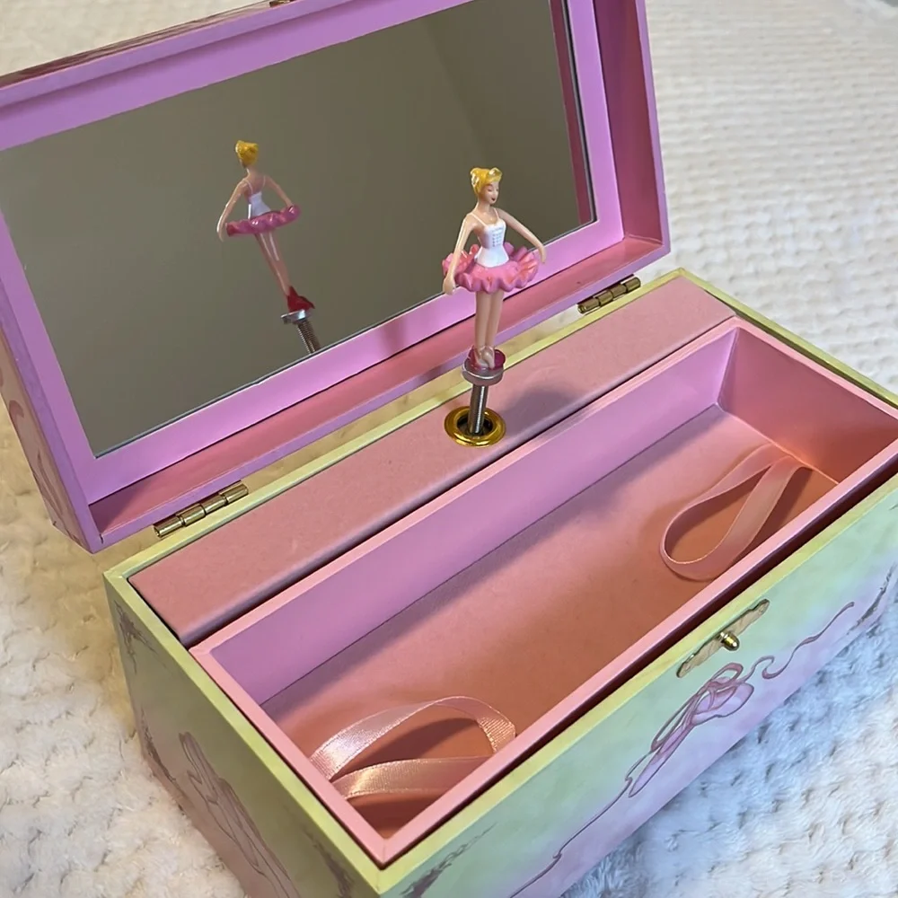 Ballerina Jewelry Box for Girls - Picture 12 of 12